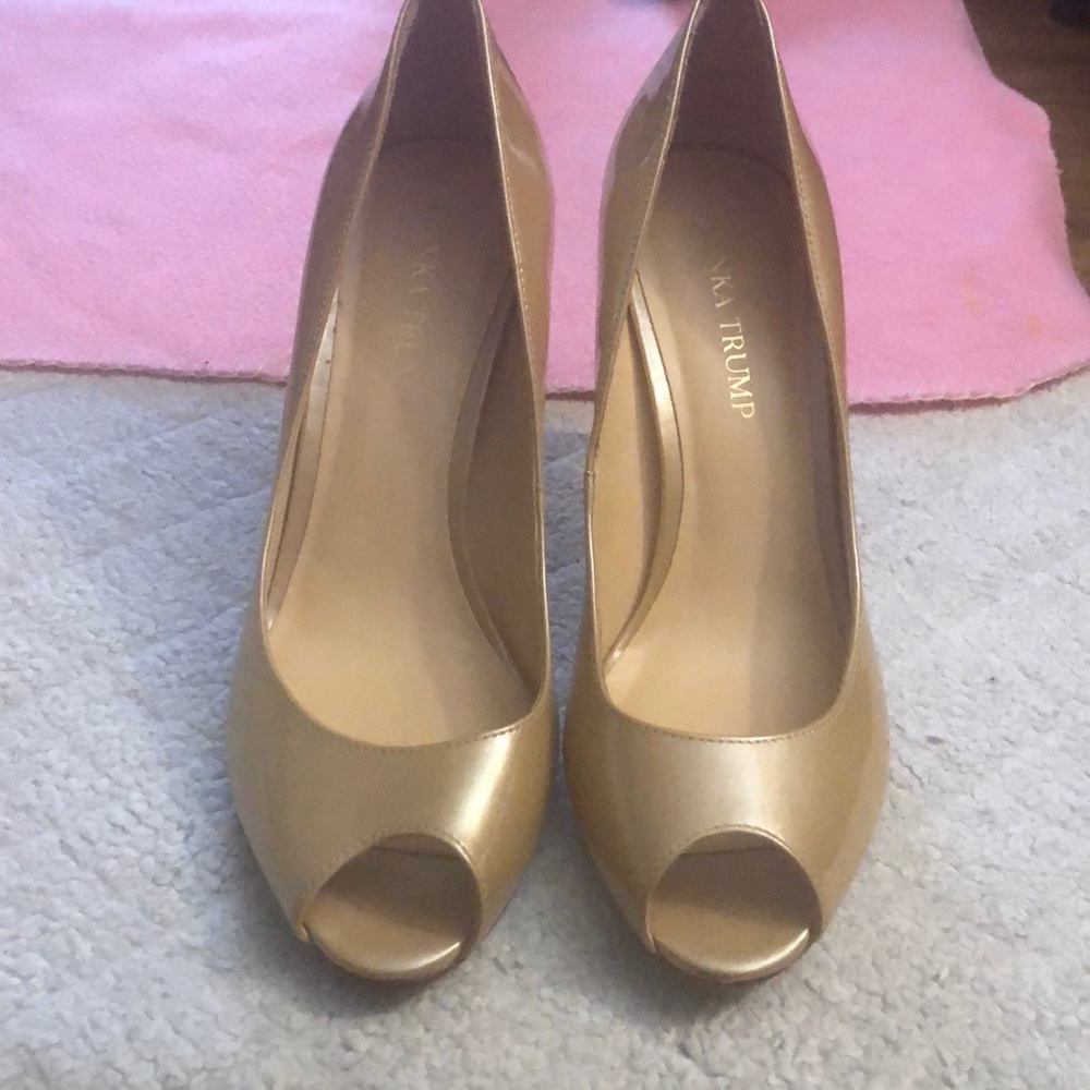 Heels - Picture 3 of 4